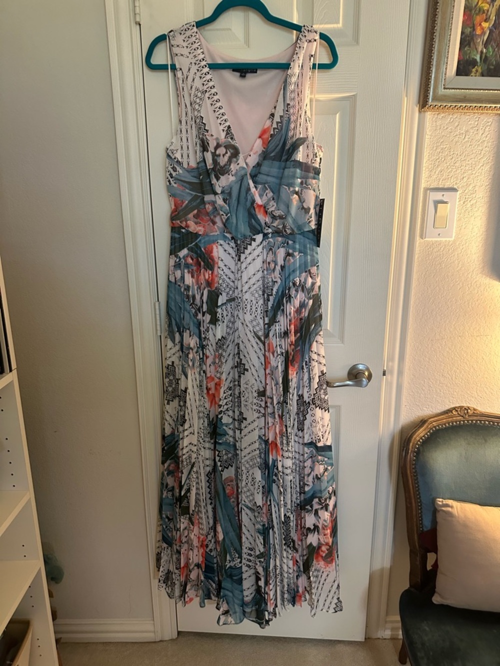 Sangria women’s Sleeveless V-Neck Floral Pleated Maxi Dress - cream pink green